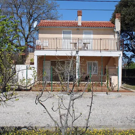 アパート Mirjana プーラ