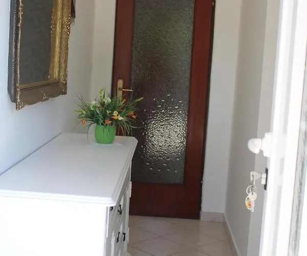 Mirjana Apartment *