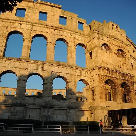 아파트 Mirjana 풀라